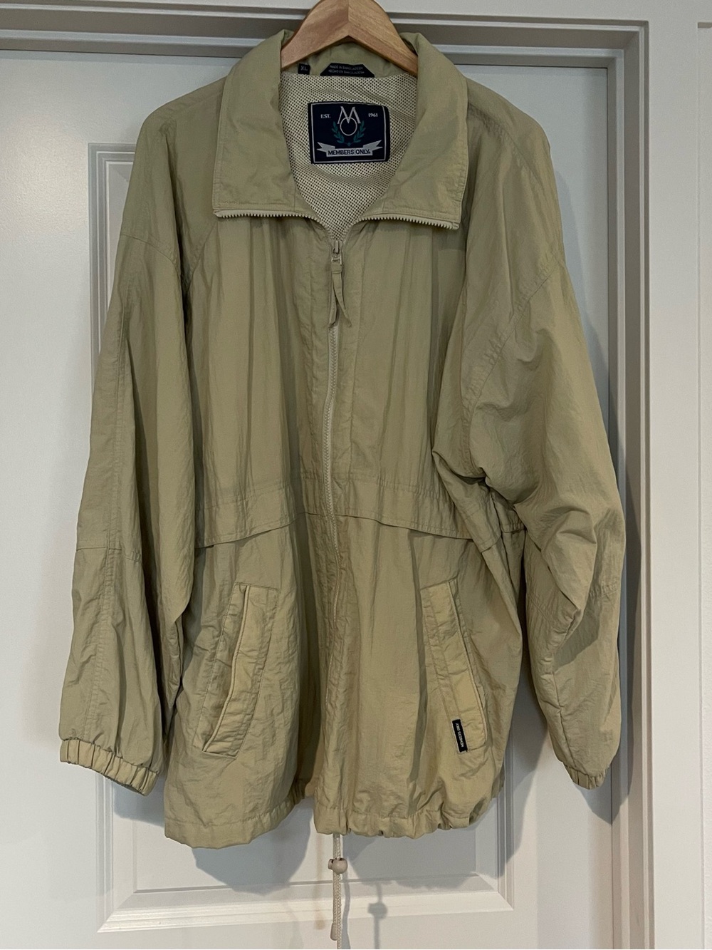 Members Only Rain Jacket Light Beige Zip-Up Pack-away Hood Lined Windbreaker